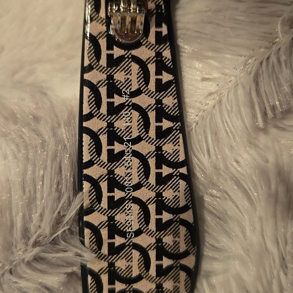 Salvatore Ferragamo Black Cat-Eye Sunglasses Brand New In Case - Picture 7 of 12